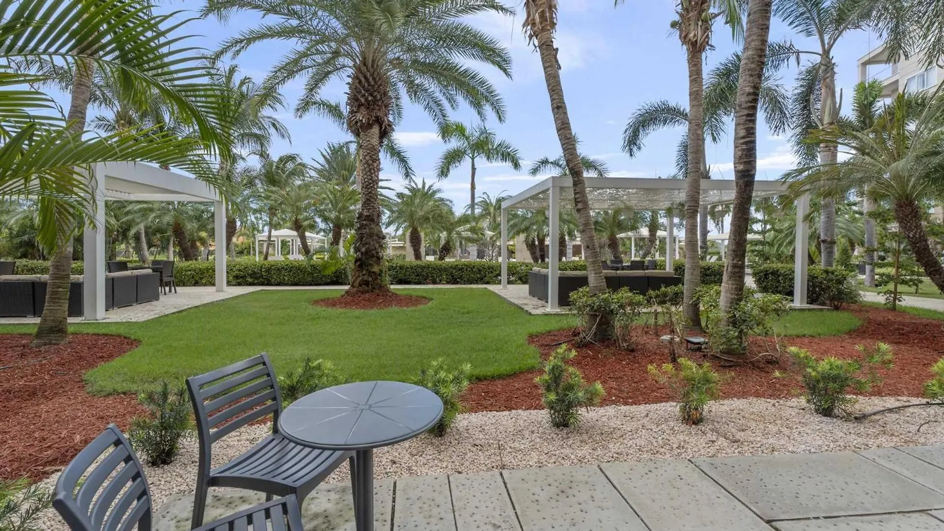 Eagle Beach - Garden Breeze 1Br Condo - Lv101의 연락처